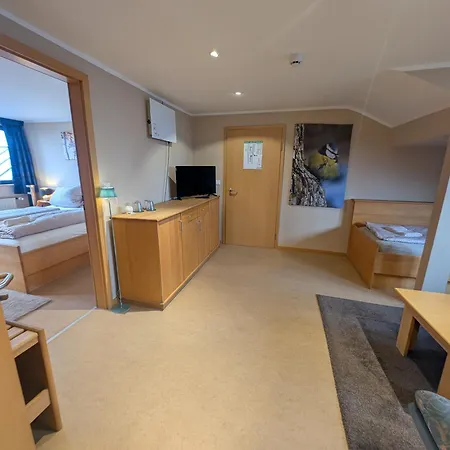 & Restaurant Roesselsquelle 酒店 Ludwigswinkel